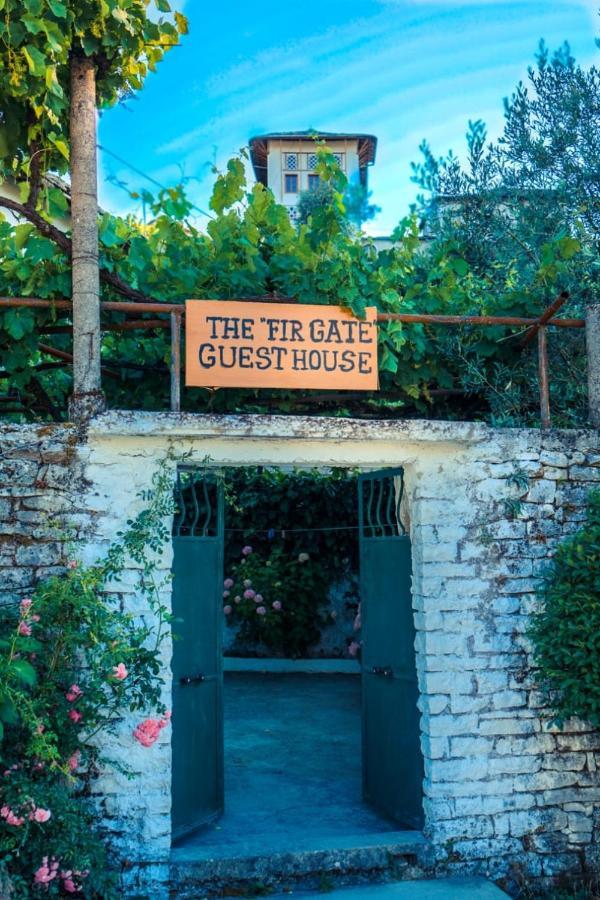 Flora'S Guesthouse 'The Fir Gate' Gjirokaster Exterior photo