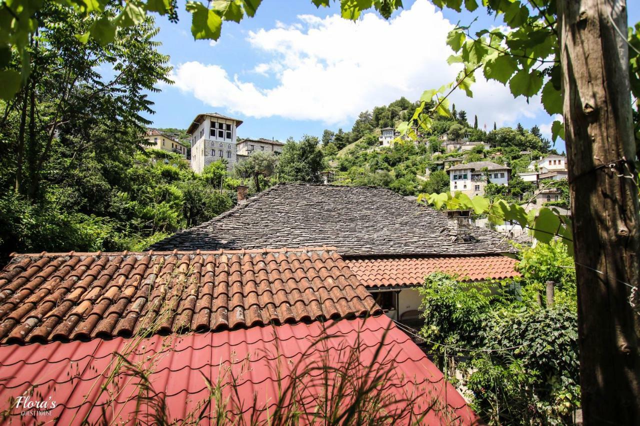 Flora'S Guesthouse 'The Fir Gate' Gjirokaster Exterior photo